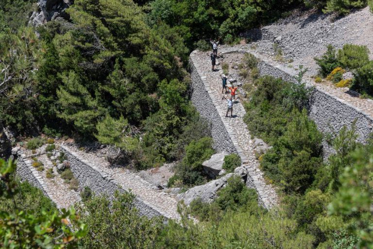 Hiking-Biliovo-trail-89840