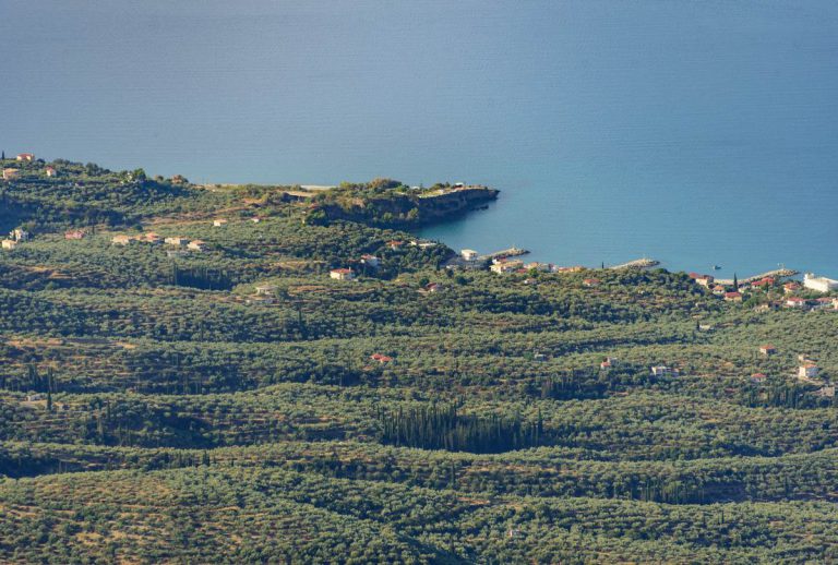 Hiking-over-Kalamata-9171